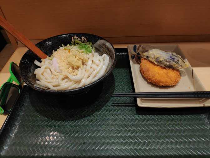 Hanamaru, Ikebukuro: cold udon with onsen egg (buried underneath my garlic) + crab and eggplant tempura.