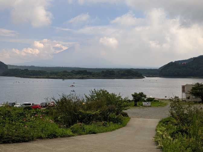 Lake Shoji. We watched two single kayaks racing each other in some sort of
regatta.