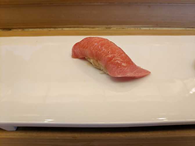 Chuutoro: soft, fatty, and a less strong tuna flavour which balanced well
with the less acidic rice.