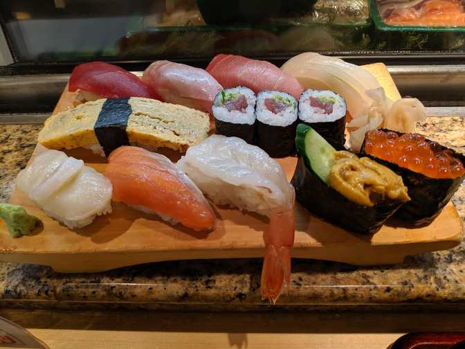 A 1600 JPY nigiri set. So much better than Sydney for this price.