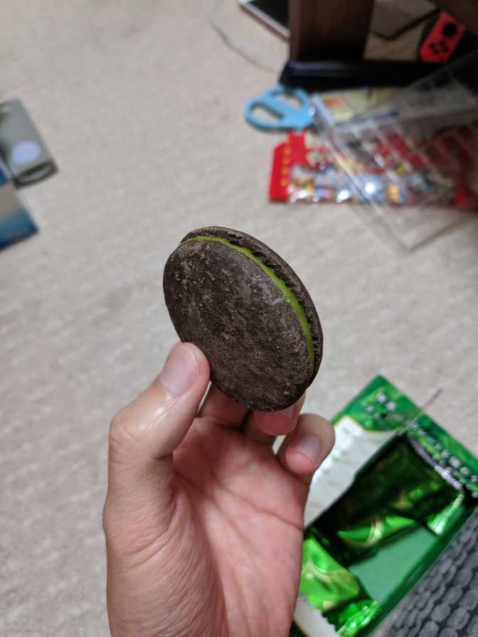 I ate one pack. Nice and crispy biscuits with the perfect strength of
matcha flavour.