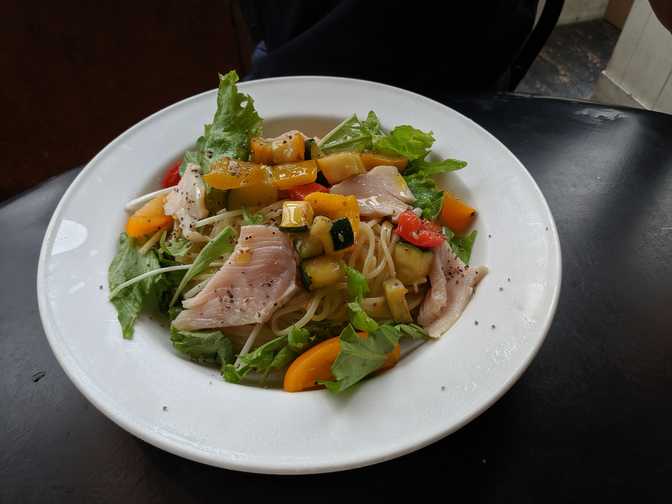 Elbert's pasta had chicken and summer vegetables. The chicken looks sort of
raw for some reason, but it wasn't.