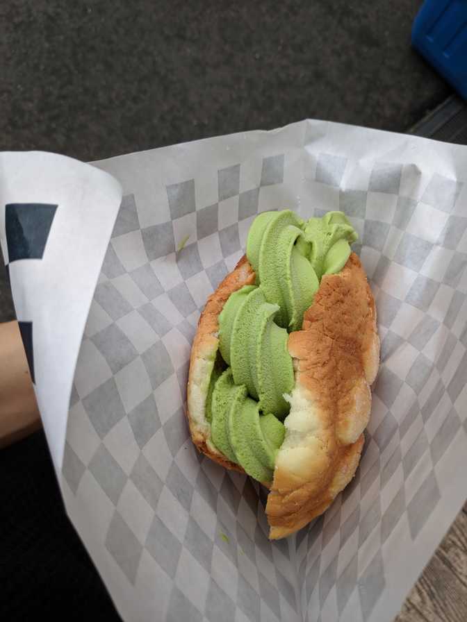 Matcha soft serve melon pan. Bread was okay, ice cream was good.