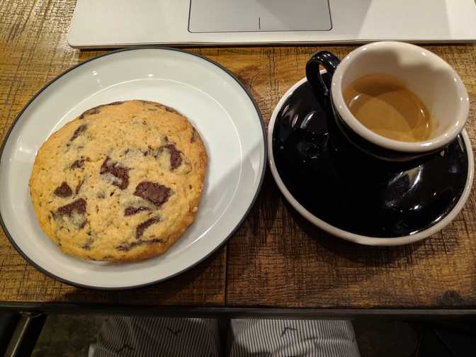 Lattest, Omotesando: good espresso, good cookie.