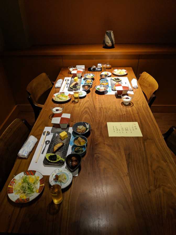 Rakuyu, Fujikawaguchiko: kaiseki breakfast at 0730.