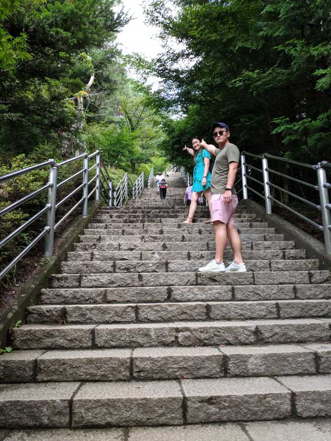 I had no idea where we were going and it turns out that Bob had been here
before. My legs weren't ready for 398 steps to get to the pagoda at the
top.