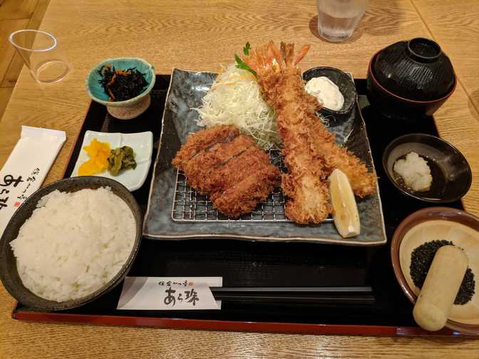 Katsu restaurant in Mark Is shopping center, Minatomirai: the first thing
we did together was eat lunch since it was 1430 at this point. The mortar and
pestle wasn't actually useful for grinding the sesame. The katsu was
okay.