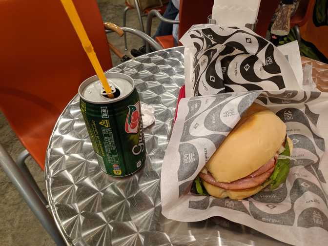 A Brazilian sandwich shop, Harajuku: my mortadella sandwich was delicious.
This was also the first time that I'd had a soft drink in many
months.